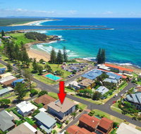 Bimbadeen Unit 3 - across from the beach - lift in complex - Rent Accommodation