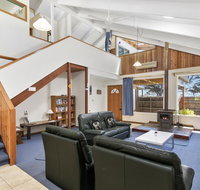 Black Dolphin Waterfront Townhouse - Bay Views - Rent Accommodation