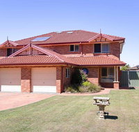 Blue Bay 83a Rocky Point Road - Foxtel  air conditioning downstairs - Rent Accommodation