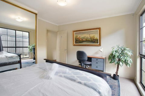 Three Bedroom Sweet Retreat In Coburg - Rent Accommodation 3