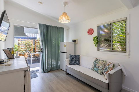 Zen Escape Guest House- Zen Garden Tiny Home, Nooky Studio - Rent Accommodation 0