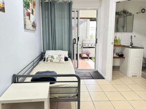 Zen Escape Guest House- Zen Garden Tiny Home, Nooky Studio - Rent Accommodation 2