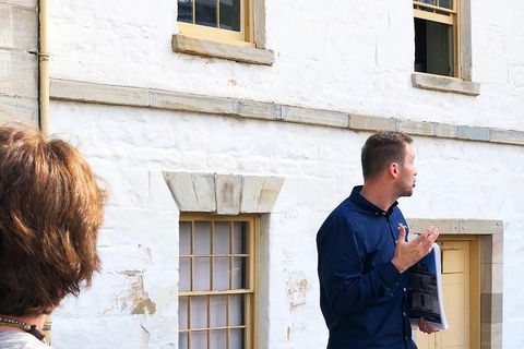 Convicts And The Rocks: Sydney's Walking Tour Led By Historian - Rent Accommodation 2