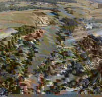 Hunter Valley Broken Back Range Helicopter Flight from Cessnock - Rent Accommodation